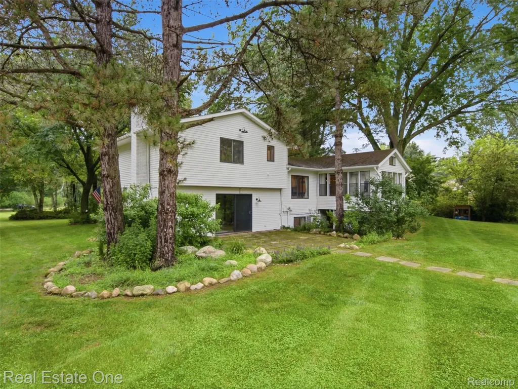 3206 Allen Road Brandon Charter Township MI 48462