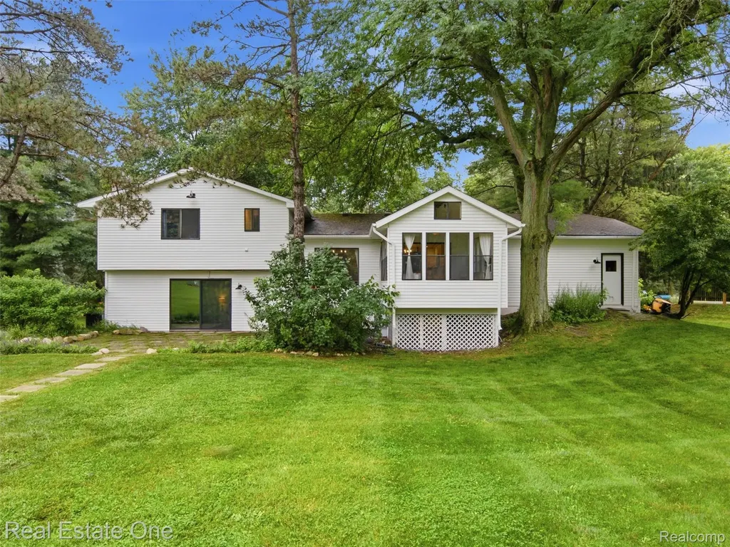 3206 Allen Road Brandon Charter Township MI 48462