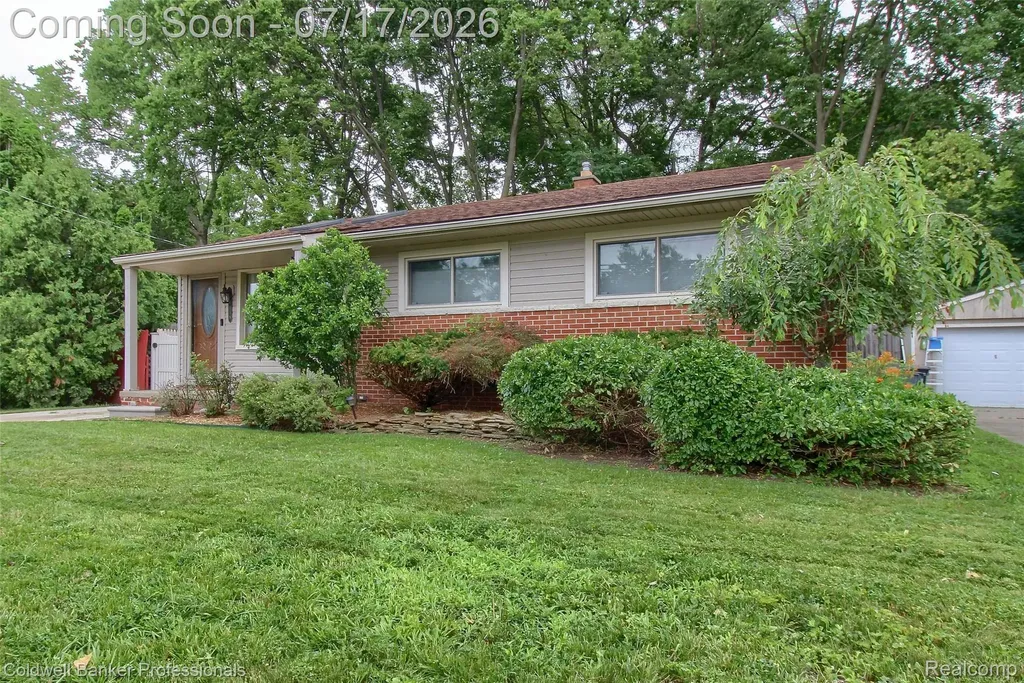 9118 Deering Street Livonia City MI 48150