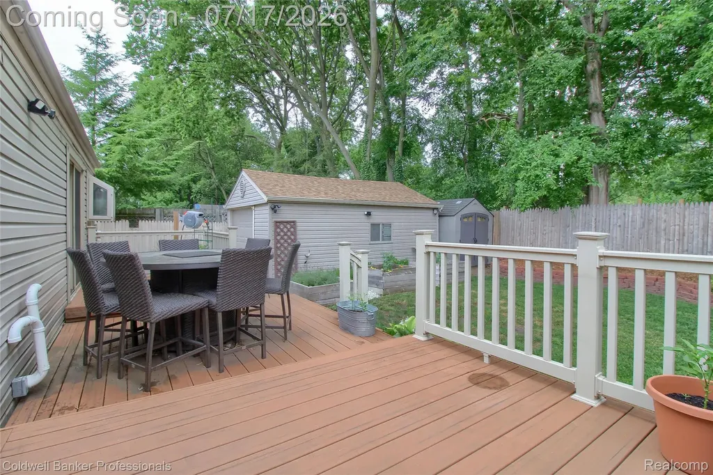 9118 Deering Street Livonia City MI 48150