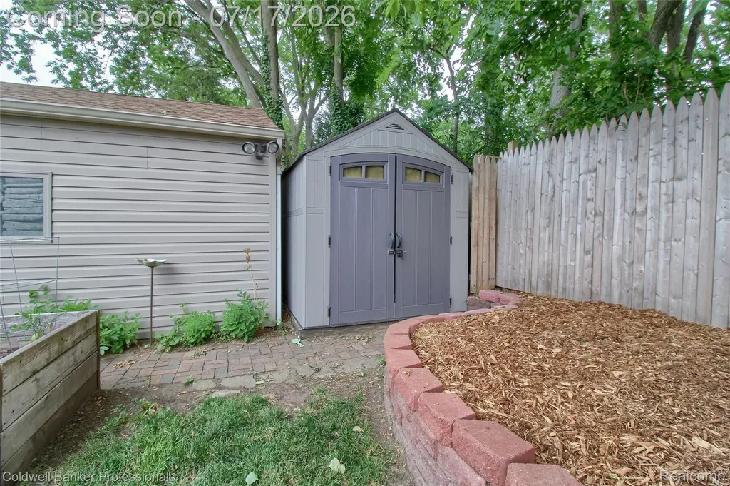 9118 Deering Street Livonia City MI 48150