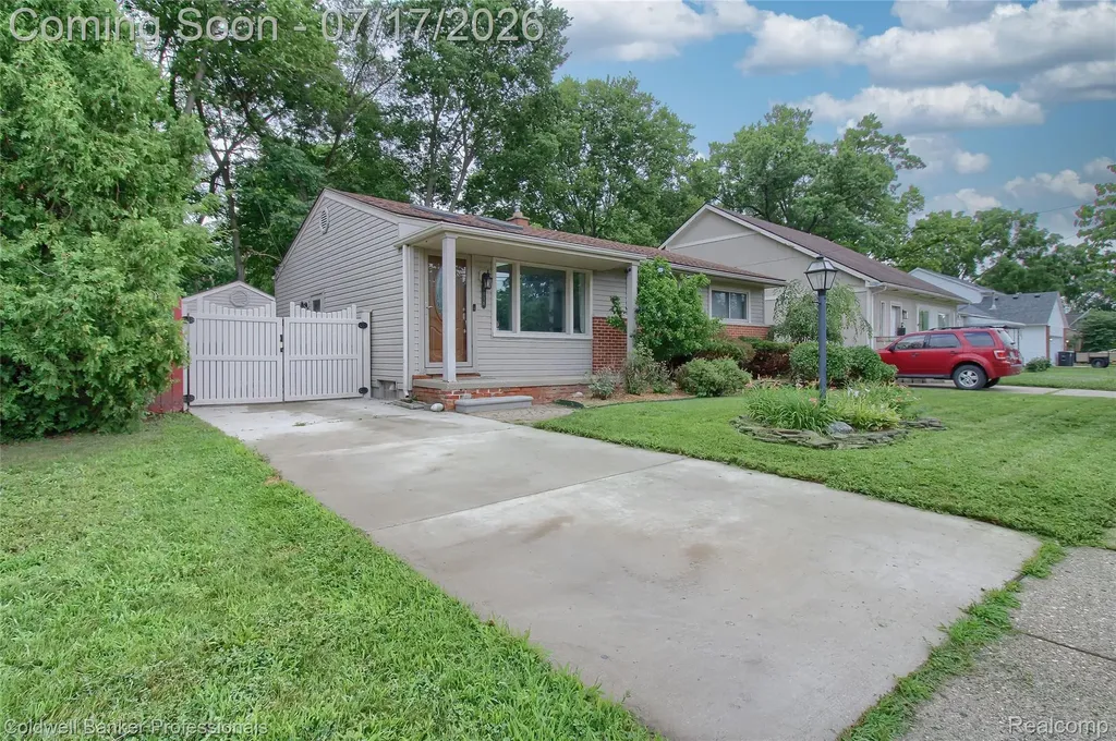 9118 Deering Street Livonia City MI 48150