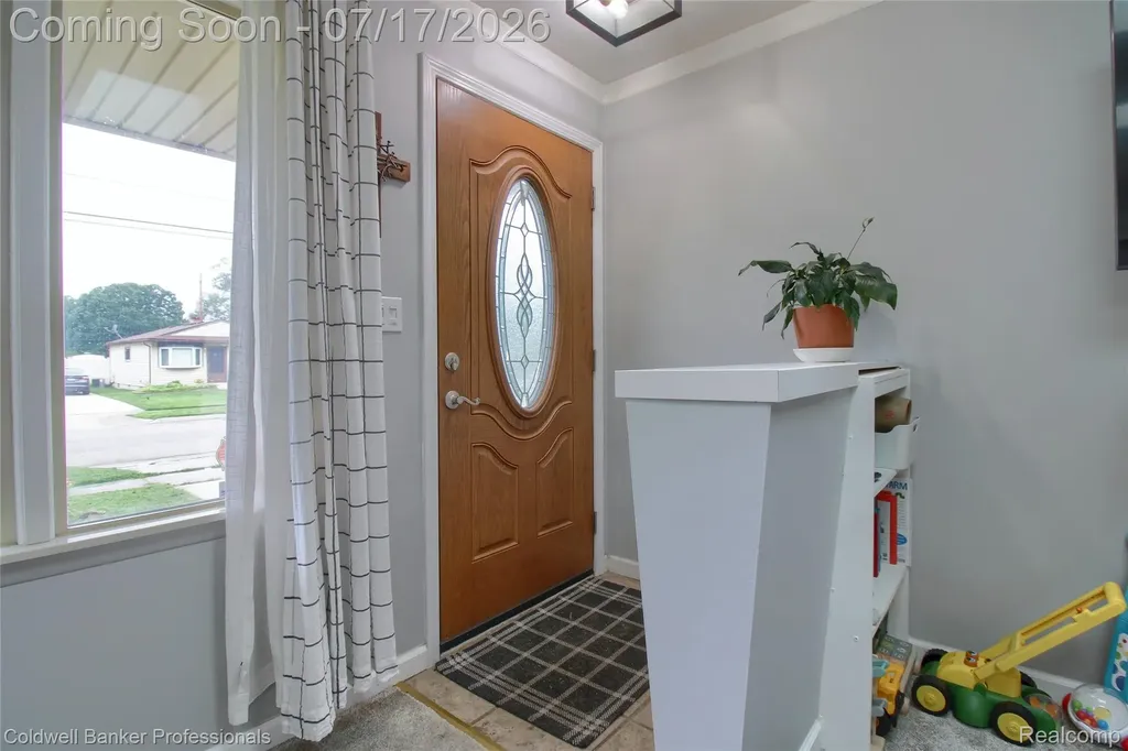9118 Deering Street Livonia City MI 48150