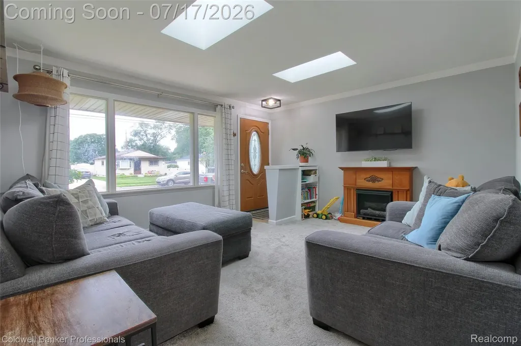 9118 Deering Street Livonia City MI 48150