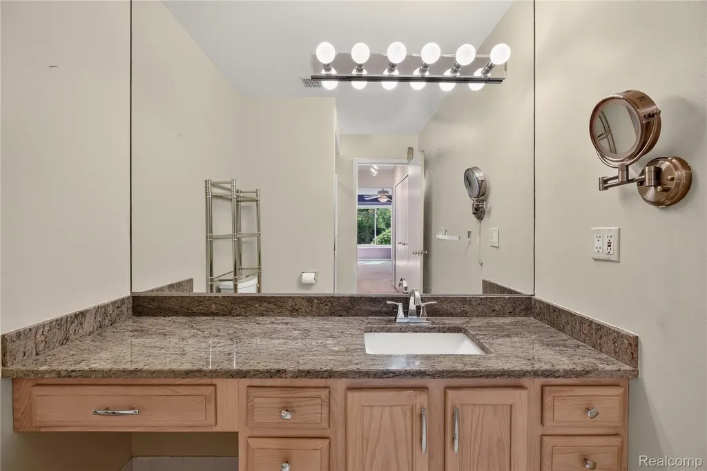 2775 Lochmoor Boulevard Orion Charter Township MI 48360