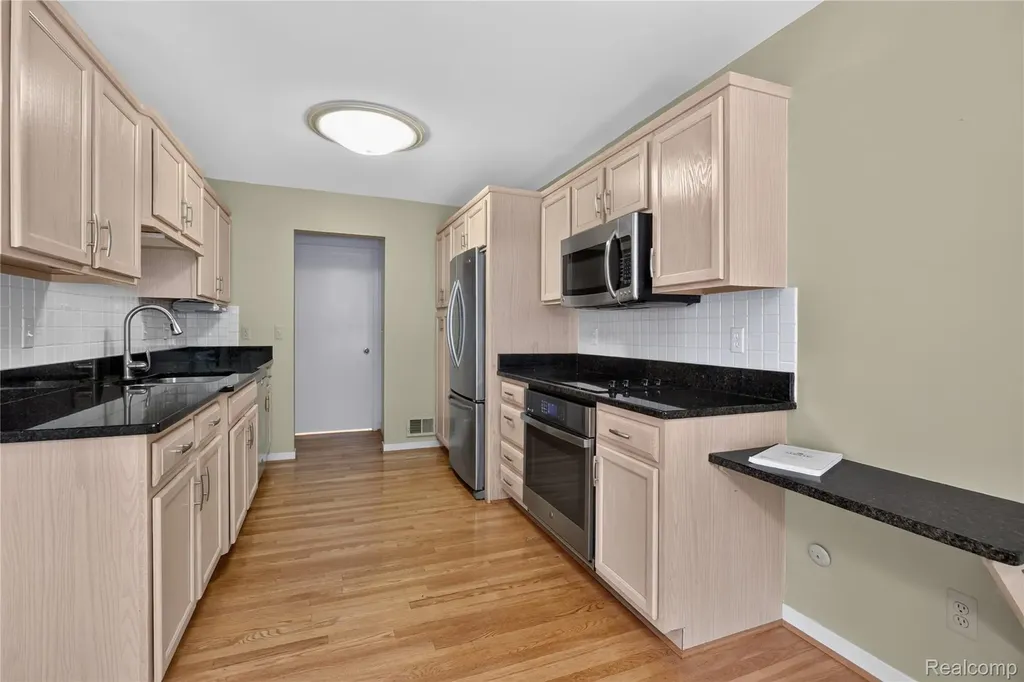 2775 Lochmoor Boulevard Orion Charter Township MI 48360