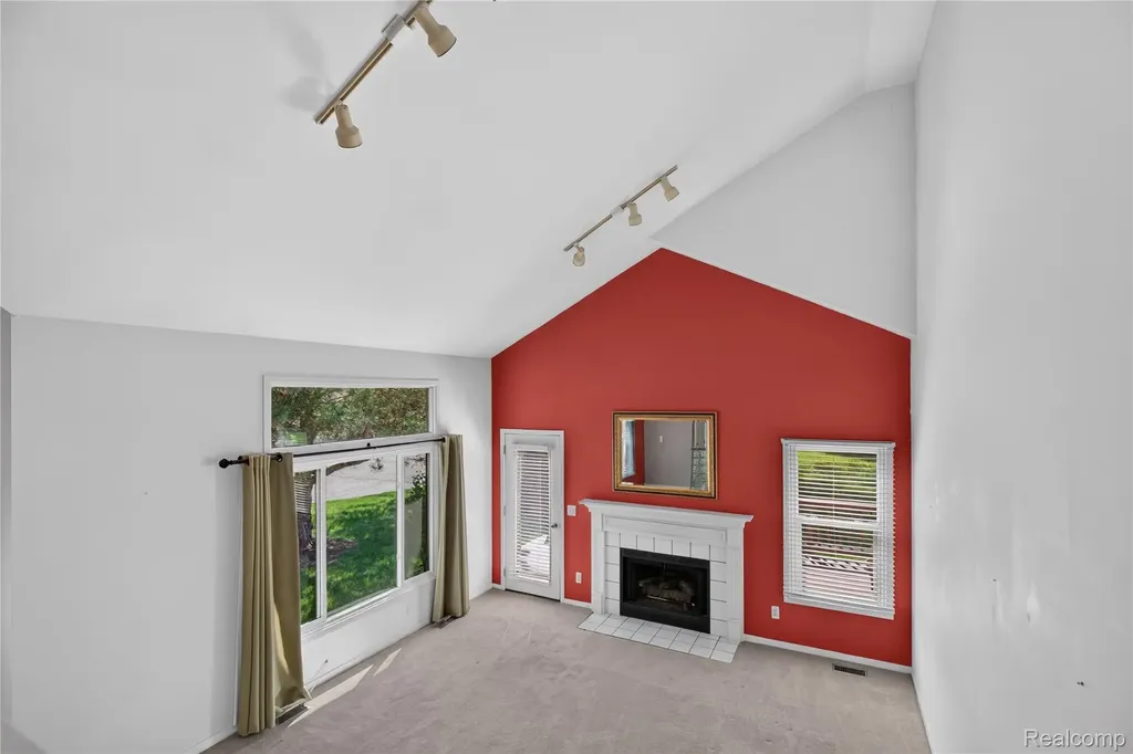 2775 Lochmoor Boulevard Orion Charter Township MI 48360
