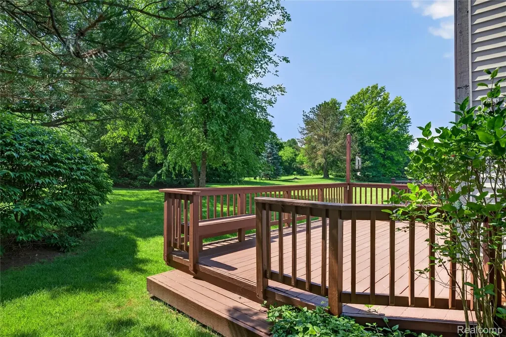 2775 Lochmoor Boulevard Orion Charter Township MI 48360