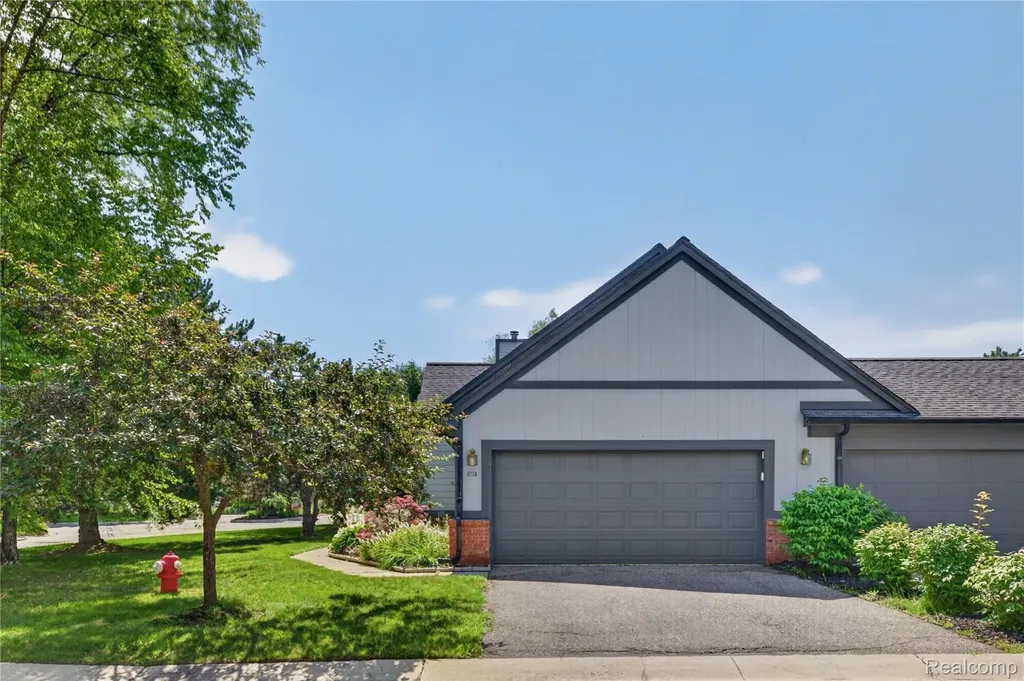 2775 Lochmoor Boulevard Orion Charter Township MI 48360