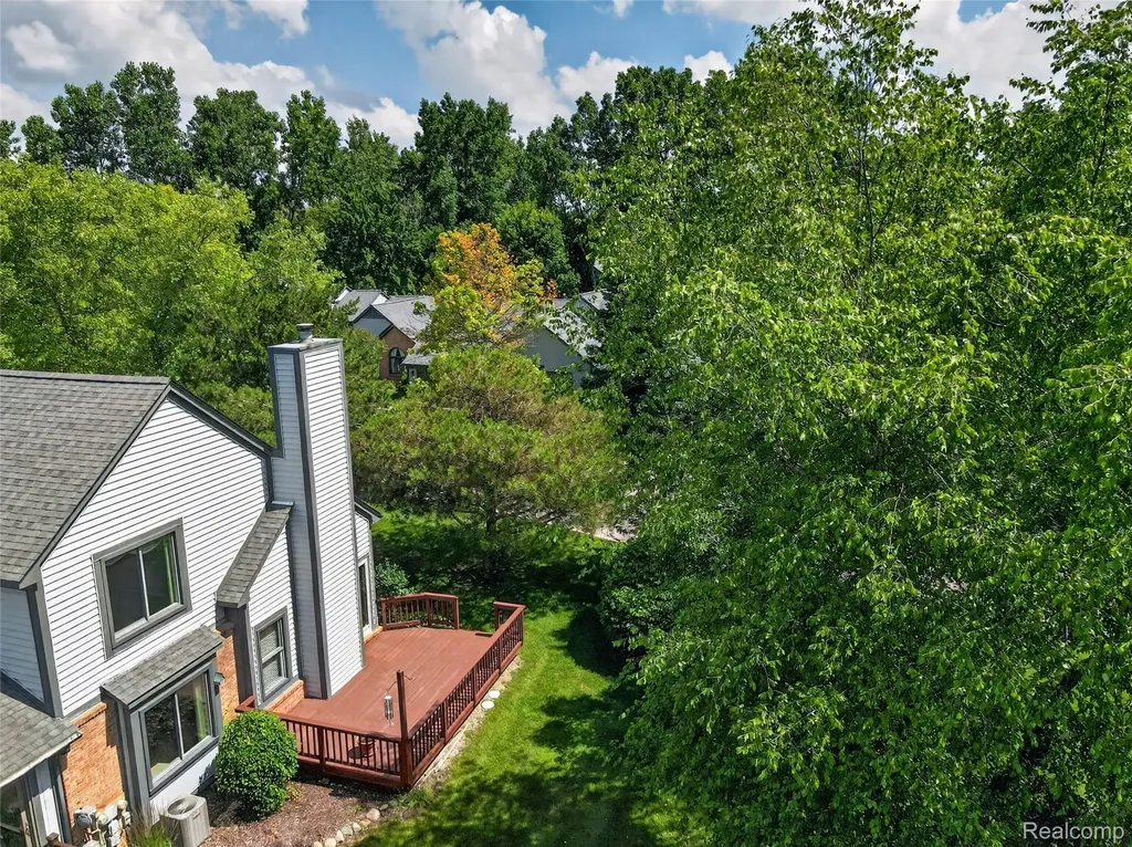 2775 Lochmoor Boulevard Orion Charter Township MI 48360