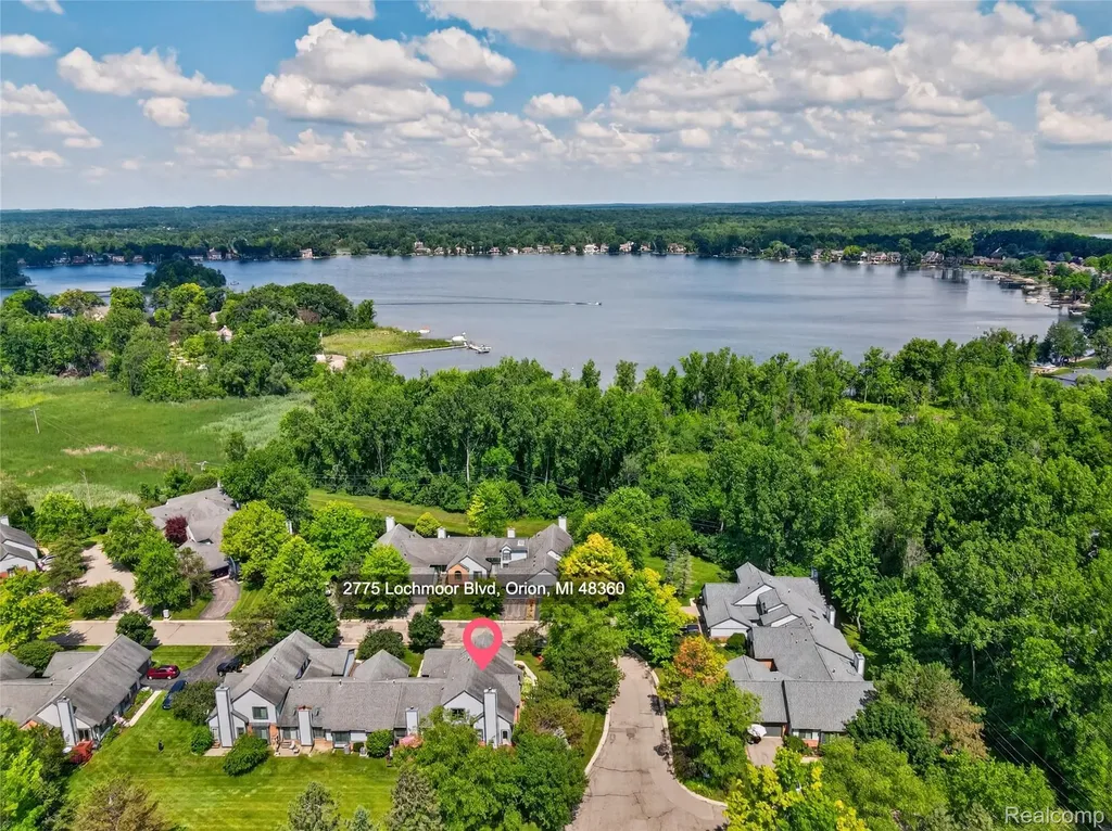 2775 Lochmoor Boulevard Orion Charter Township MI 48360