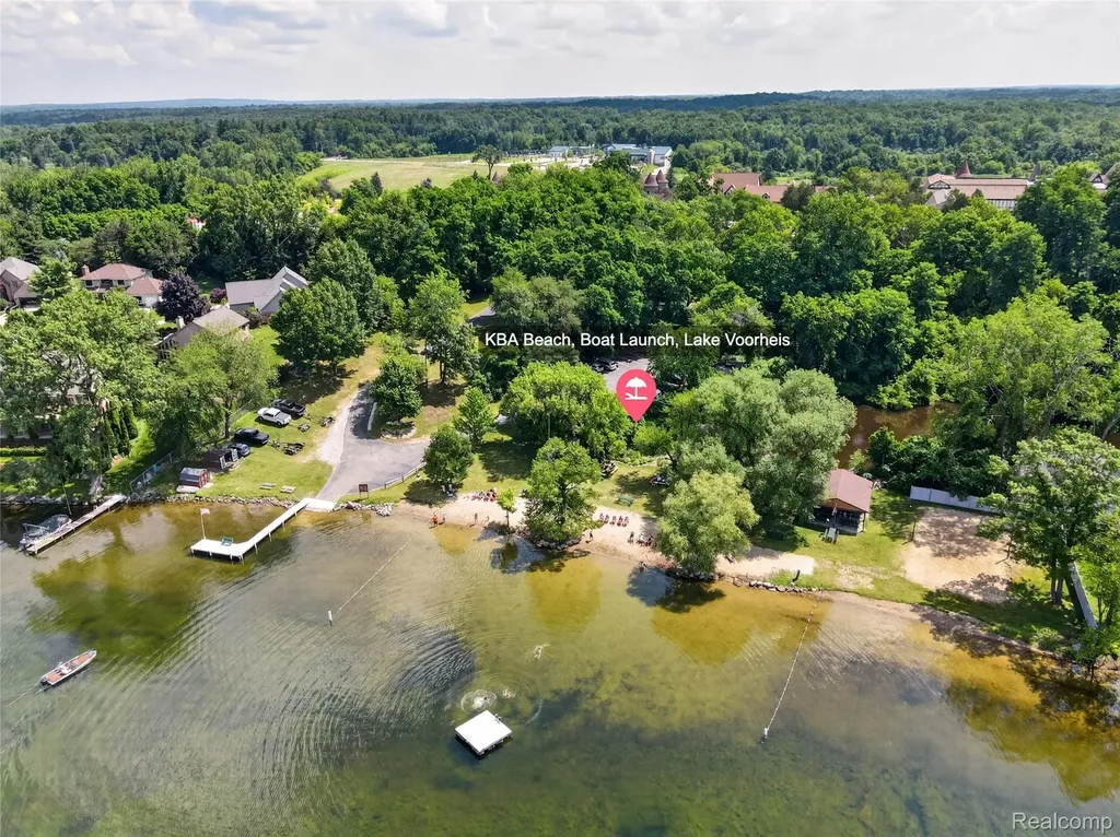 2775 Lochmoor Boulevard Orion Charter Township MI 48360