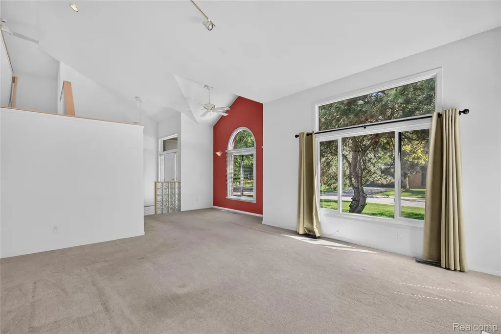 2775 Lochmoor Boulevard Orion Charter Township MI 48360
