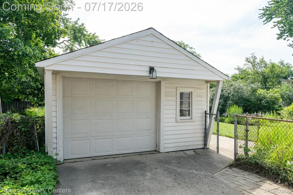 2028 N Wilson Avenue Royal Oak City MI 48073