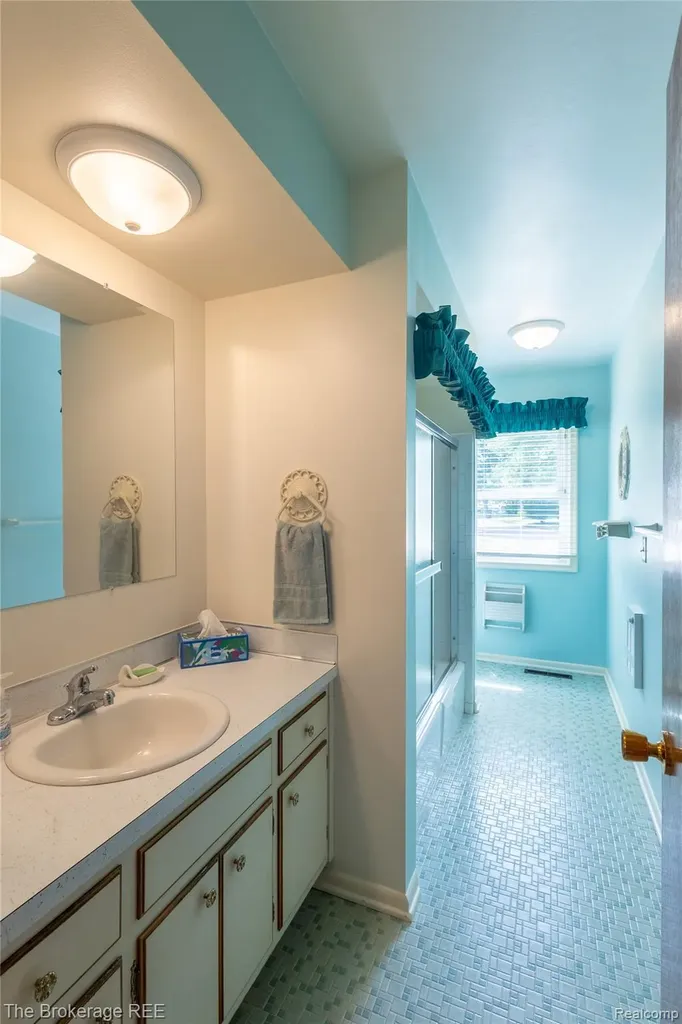1382 Peachwood Drive Flint Charter Township MI 48507