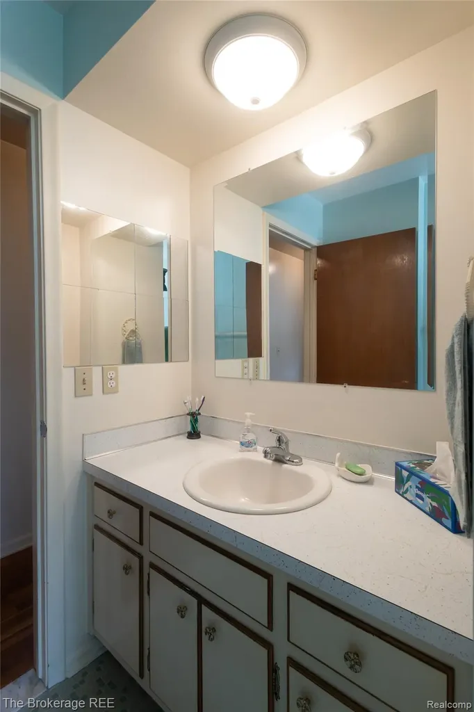 1382 Peachwood Drive Flint Charter Township MI 48507