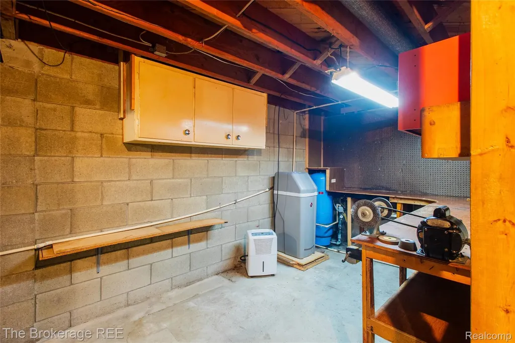 1382 Peachwood Drive Flint Charter Township MI 48507