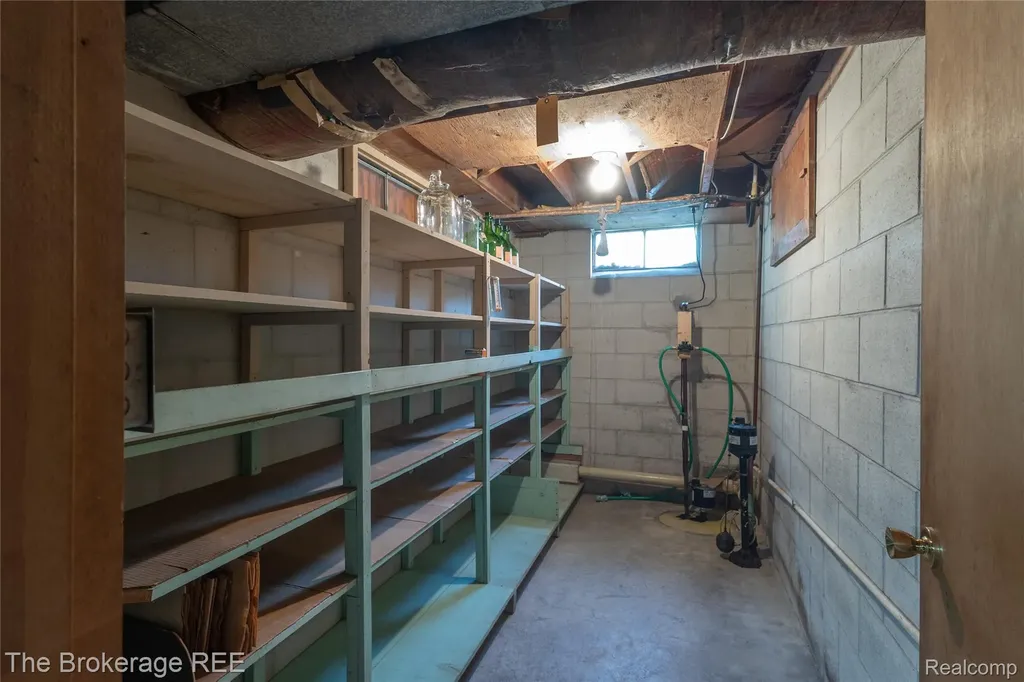 1382 Peachwood Drive Flint Charter Township MI 48507