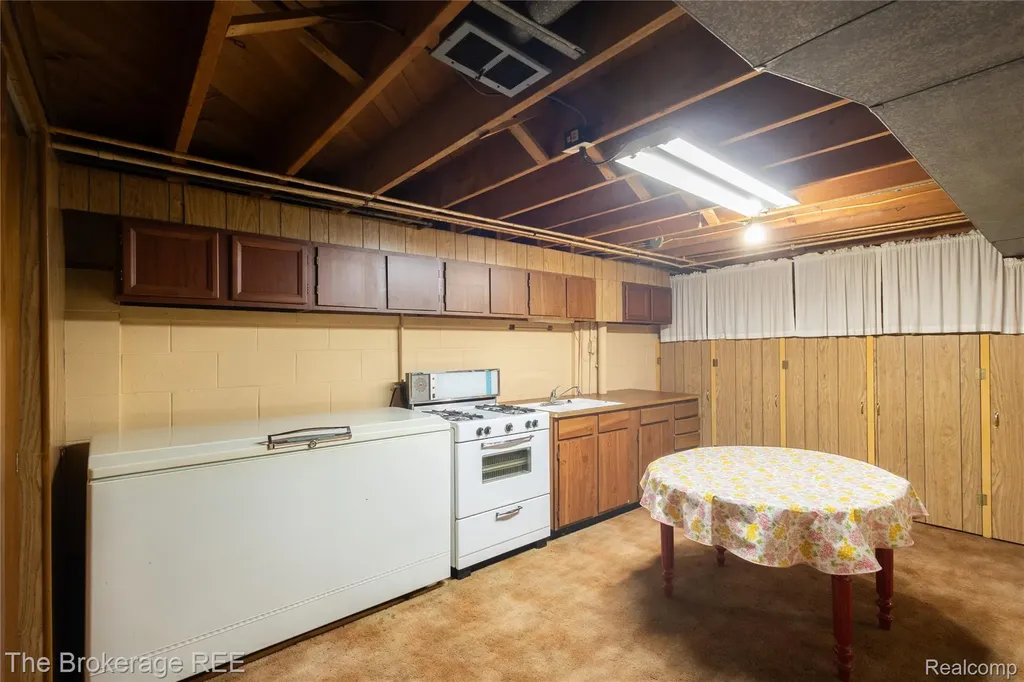 1382 Peachwood Drive Flint Charter Township MI 48507