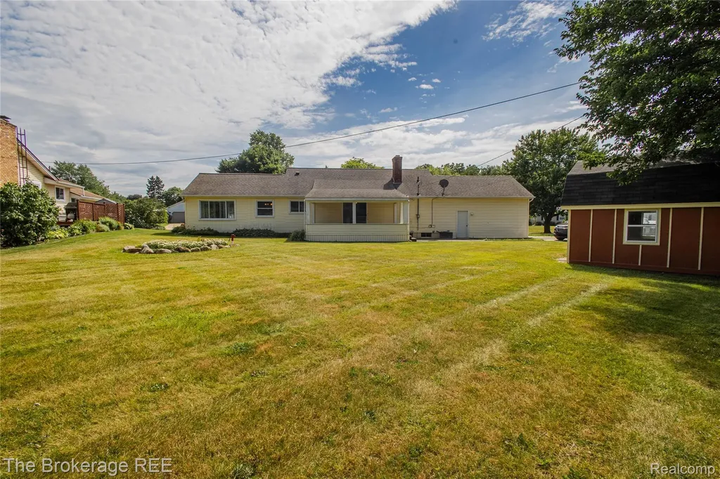 1382 Peachwood Drive Flint Charter Township MI 48507