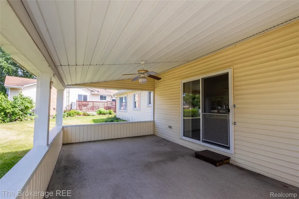 1382 Peachwood Drive Flint Charter Township MI 48507