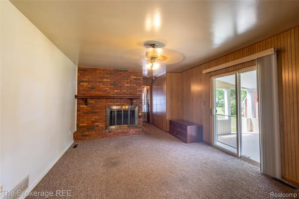 1382 Peachwood Drive Flint Charter Township MI 48507