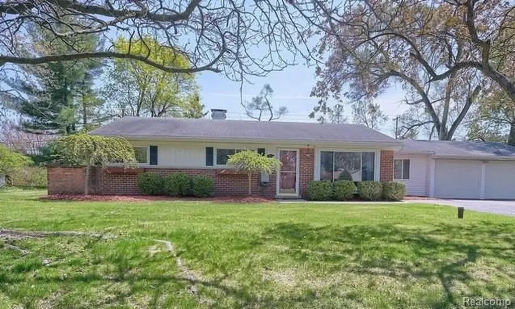37711 Carson Street Farmington Hills City MI 48331