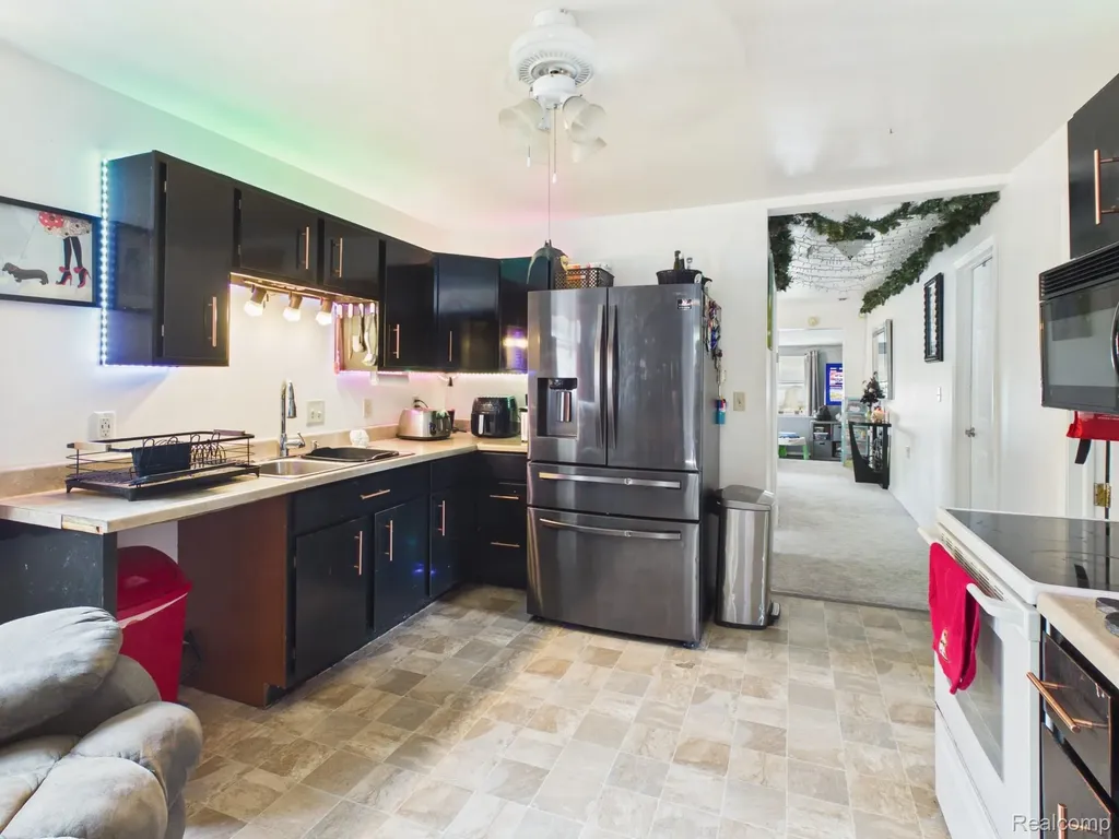 11473 Dexter Street Vienna Charter Township MI 48420