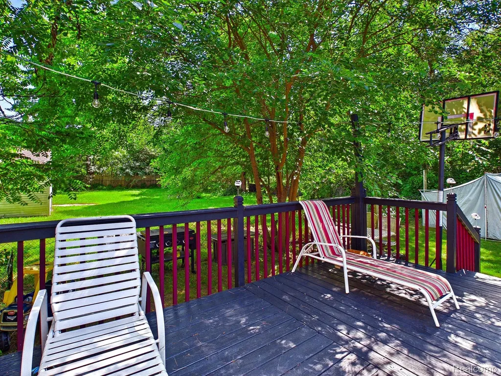 11473 Dexter Street Vienna Charter Township MI 48420