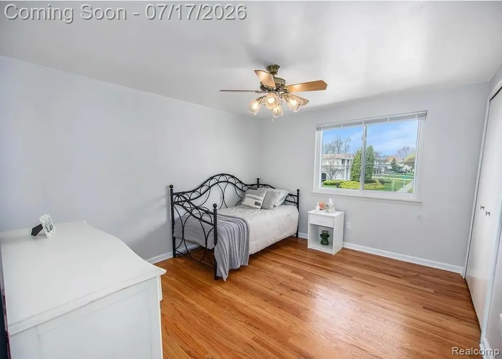 5256 Dickson Drive Sterling Heights City MI 48310
