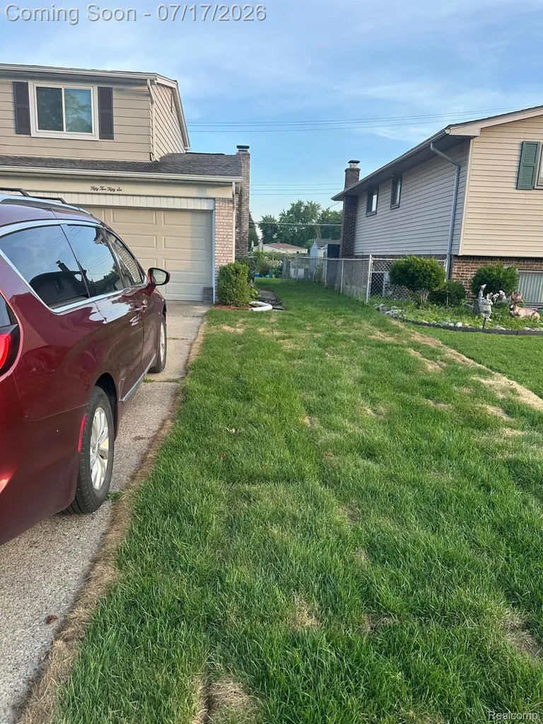 5256 Dickson Drive Sterling Heights City MI 48310