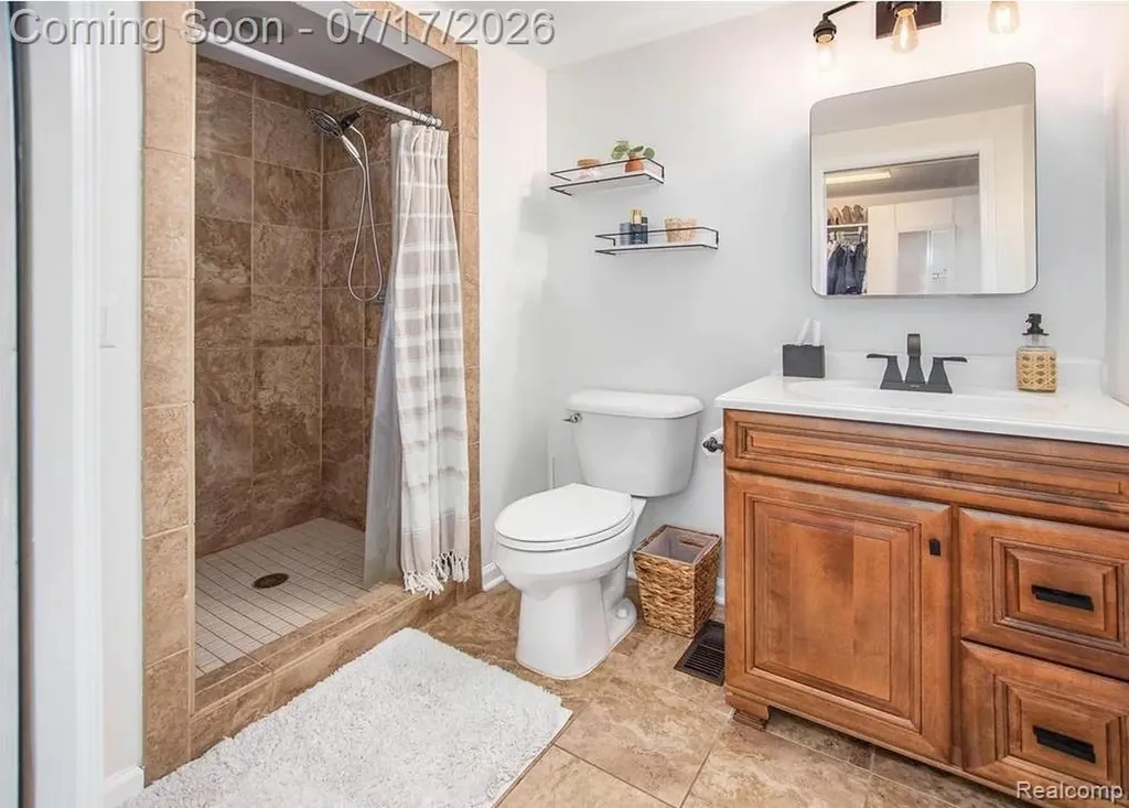 5256 Dickson Drive Sterling Heights City MI 48310