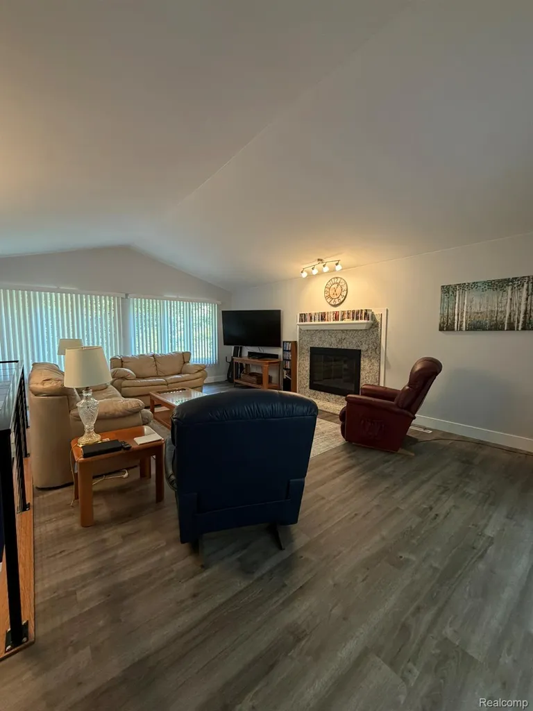 825 Rowlinson Lane Ortonville Village MI 48462