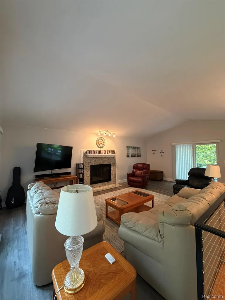 825 Rowlinson Lane Ortonville Village MI 48462