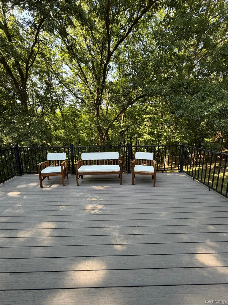 825 Rowlinson Lane Ortonville Village MI 48462