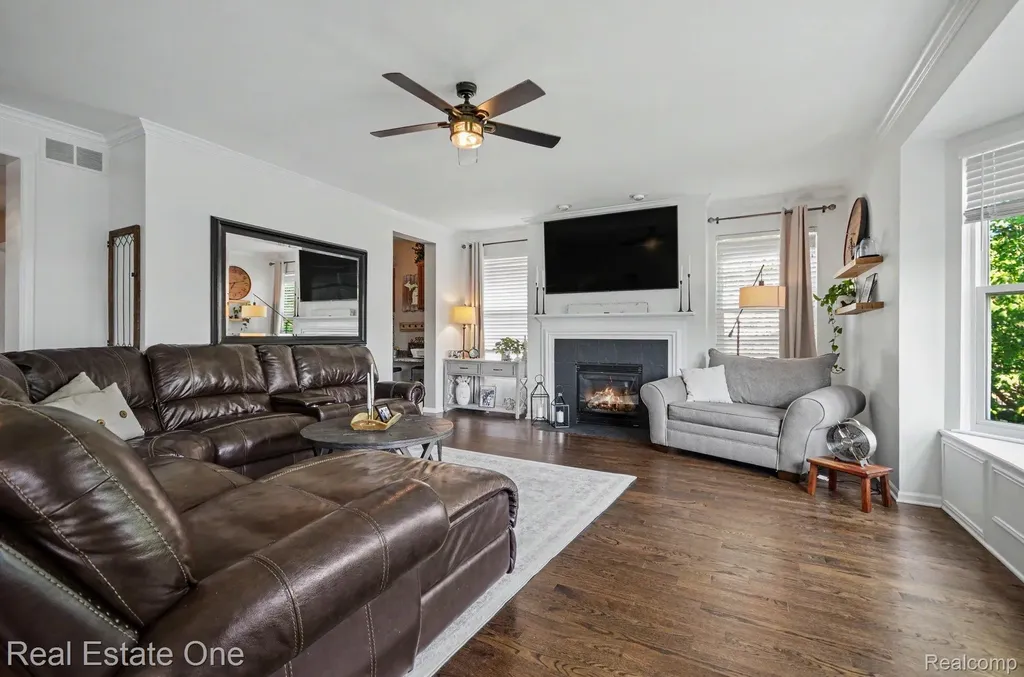 1809 Cheshire Lane Commerce Charter Township MI 48382