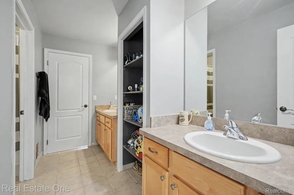 1809 Cheshire Lane Commerce Charter Township MI 48382