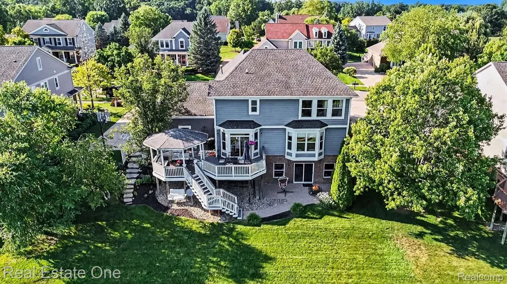 1809 Cheshire Lane Commerce Charter Township MI 48382