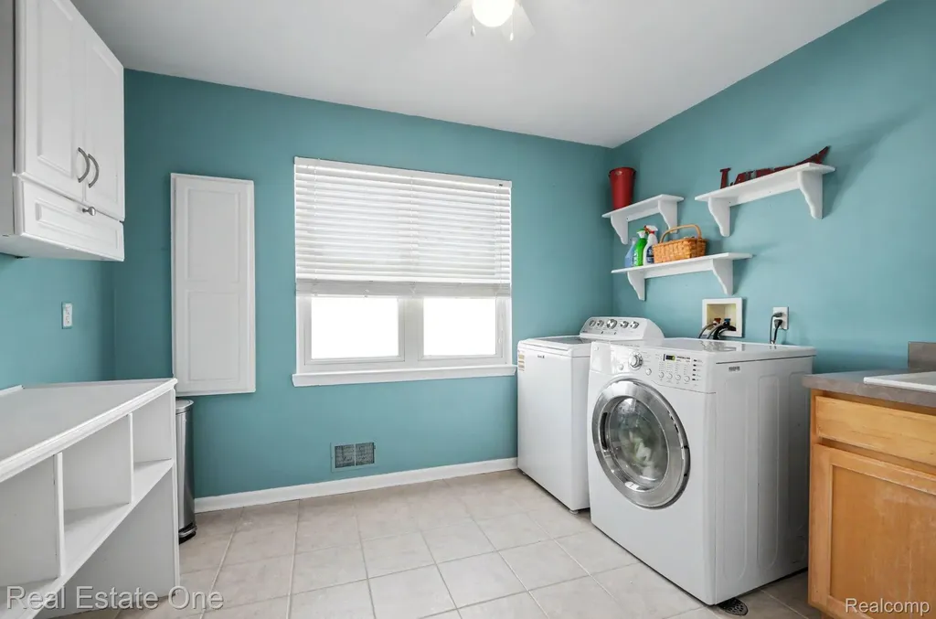 1809 Cheshire Lane Commerce Charter Township MI 48382
