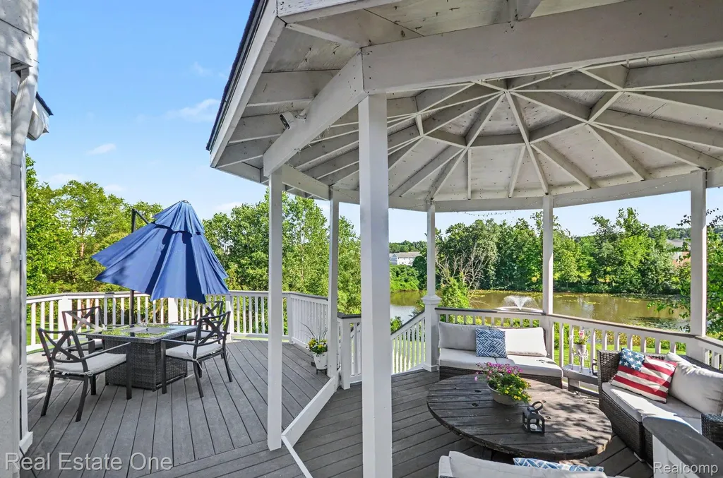 1809 Cheshire Lane Commerce Charter Township MI 48382