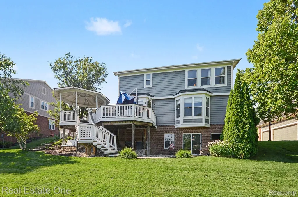 1809 Cheshire Lane Commerce Charter Township MI 48382