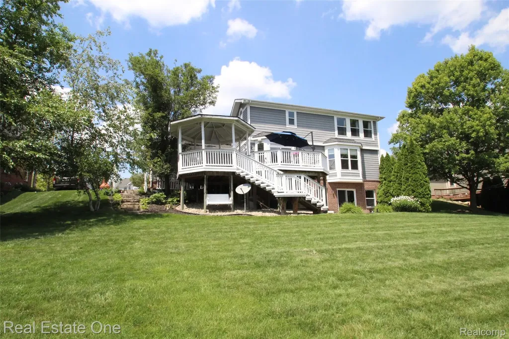 1809 Cheshire Lane Commerce Charter Township MI 48382