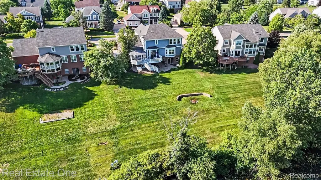 1809 Cheshire Lane Commerce Charter Township MI 48382