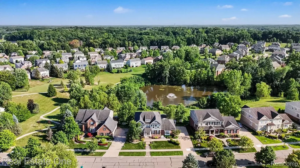 1809 Cheshire Lane Commerce Charter Township MI 48382