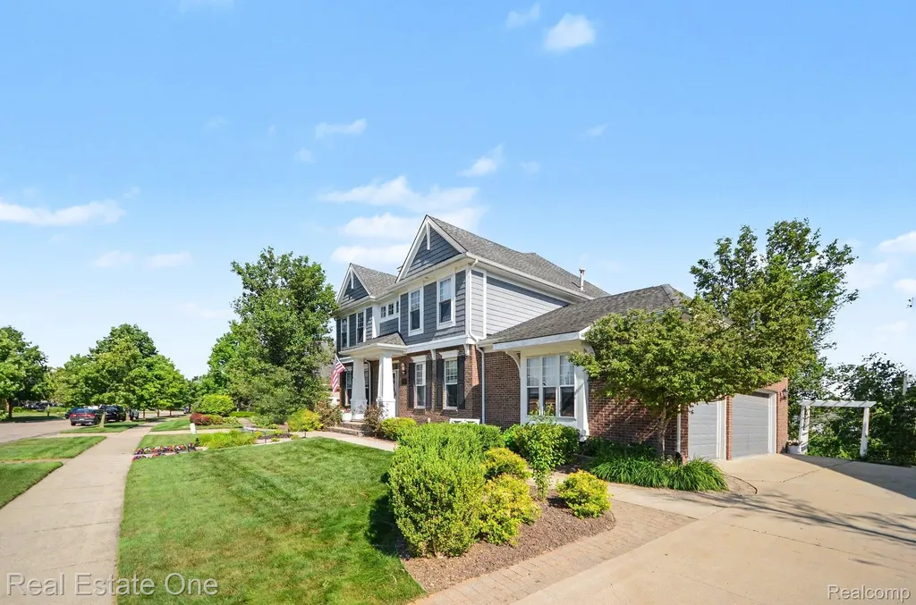 1809 Cheshire Lane Commerce Charter Township MI 48382