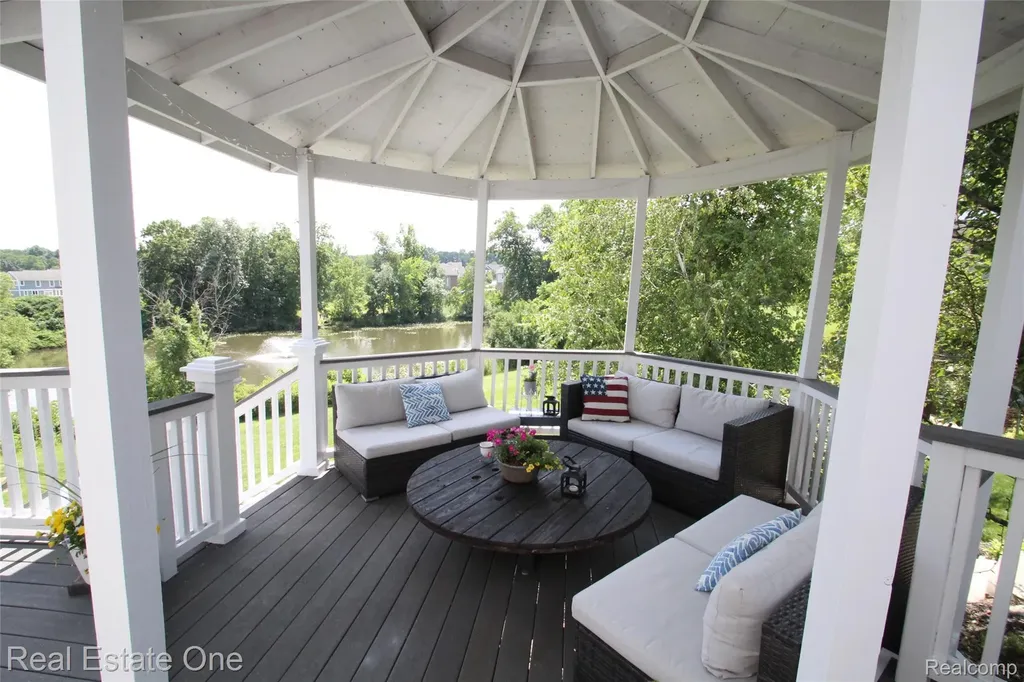 1809 Cheshire Lane Commerce Charter Township MI 48382