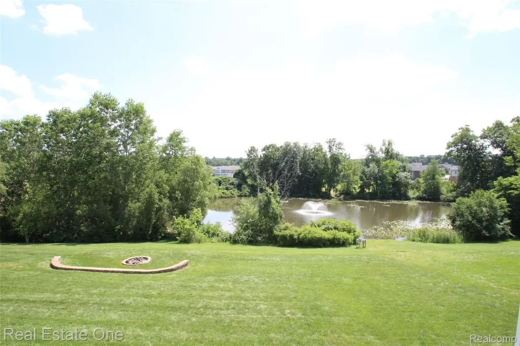 1809 Cheshire Lane Commerce Charter Township MI 48382