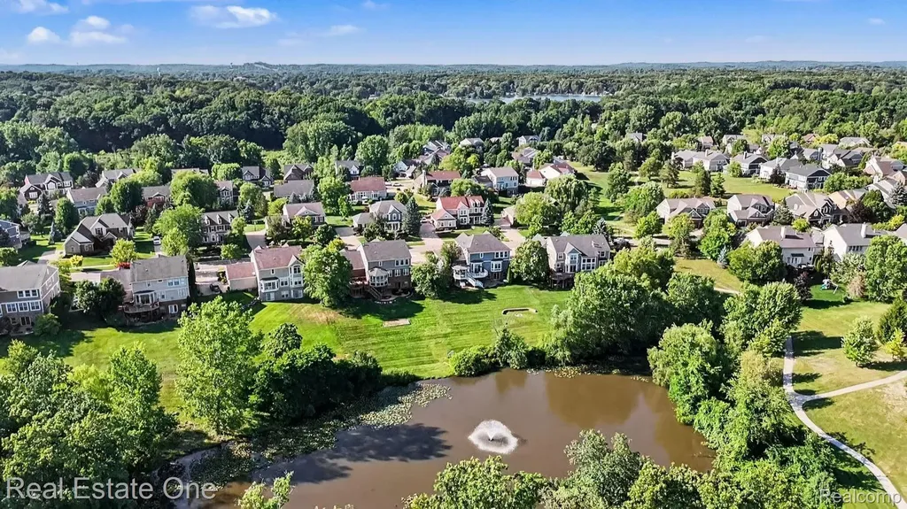 1809 Cheshire Lane Commerce Charter Township MI 48382