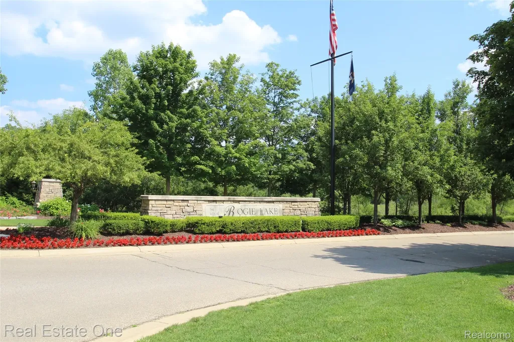 1809 Cheshire Lane Commerce Charter Township MI 48382