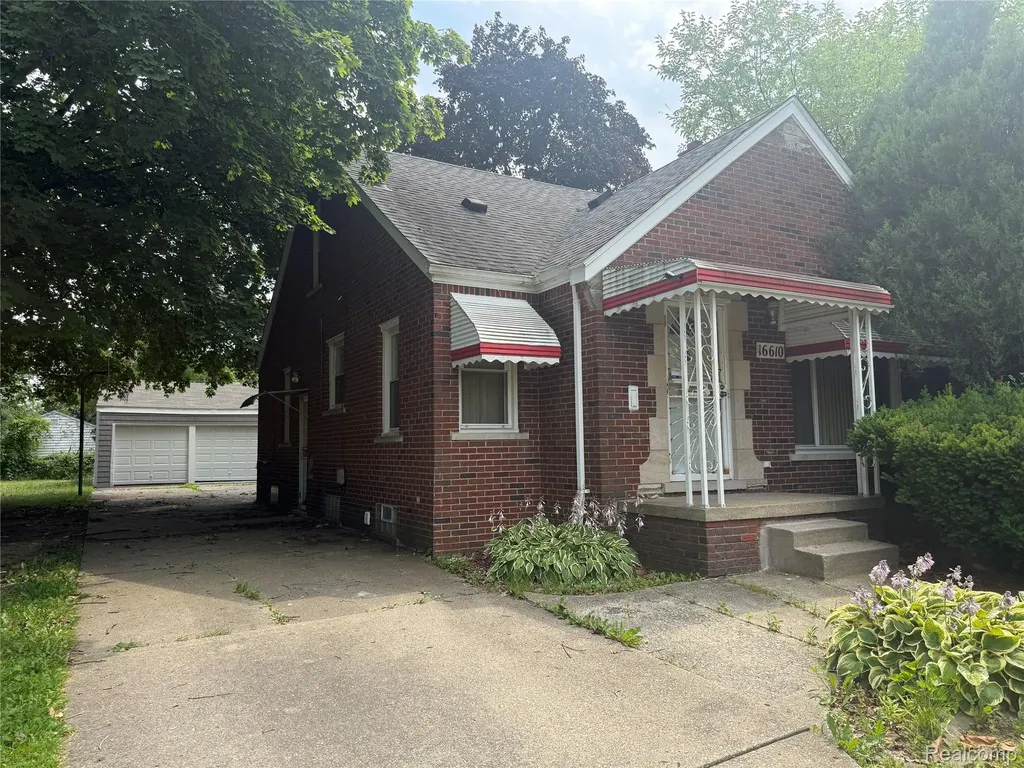16610 Collingham Drive Detroit City MI 48205